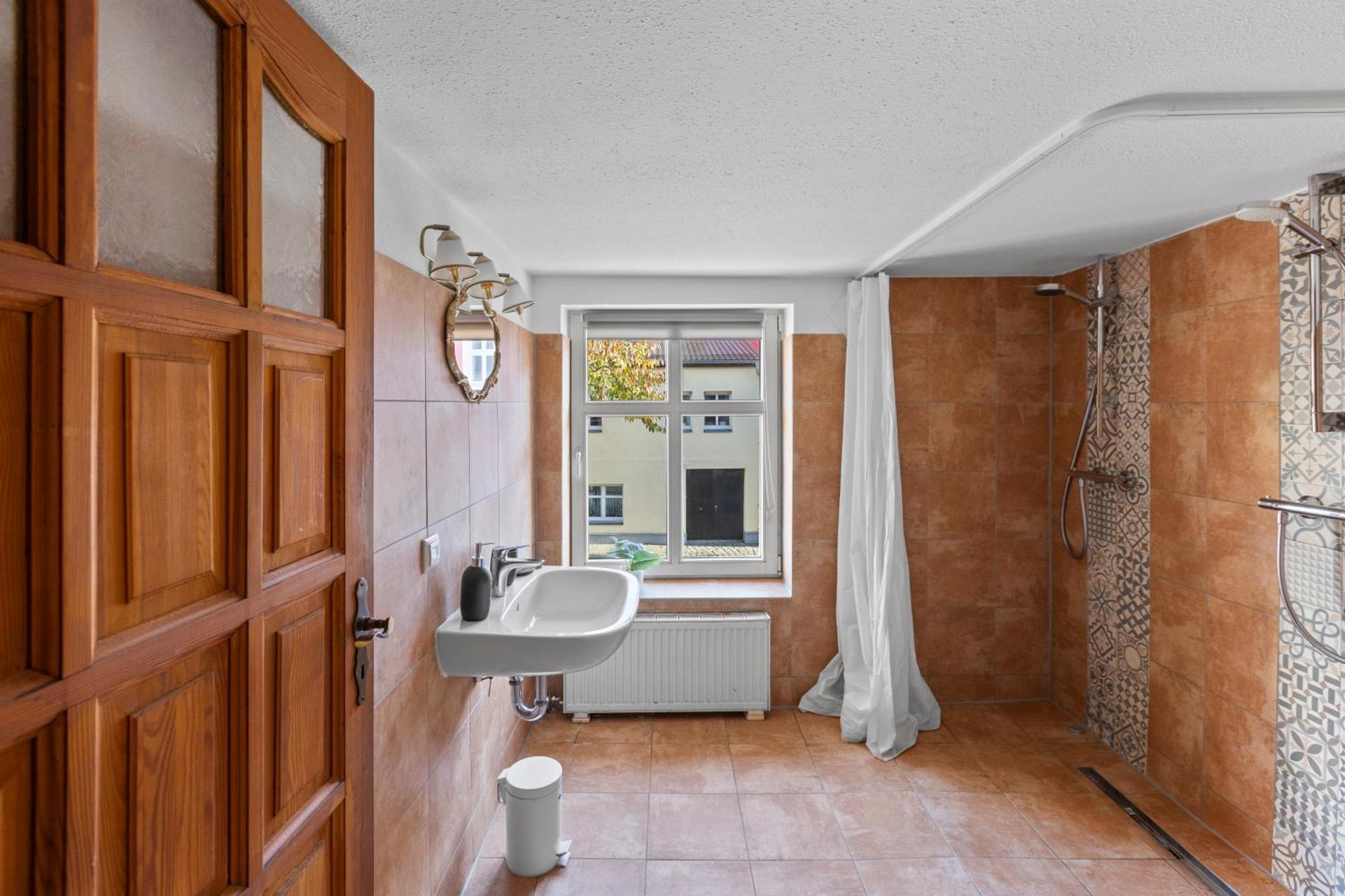 Sabina Monteurwohnung I 75 Zoll Tv I Kueche I Bad I Backofen I Trebbin Exteriér fotografie